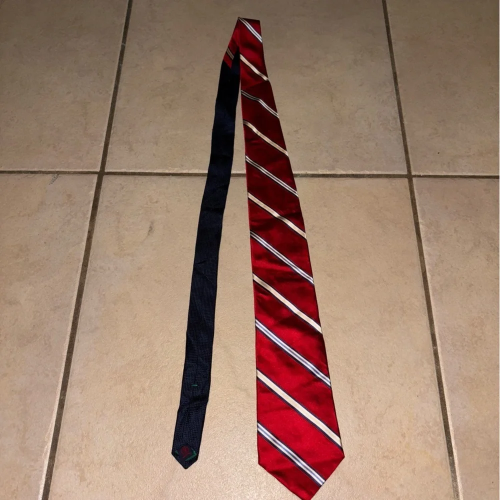 Tommy Hilfiger Men's Red Striped Silk Repp Tie with Navy Accents